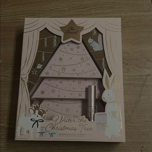 Under the Christmas Tree (Too Faced)